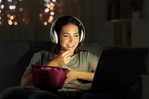 Преимущества и недостатки просмотра сериалов онлайн: как выбрать подходящий способ