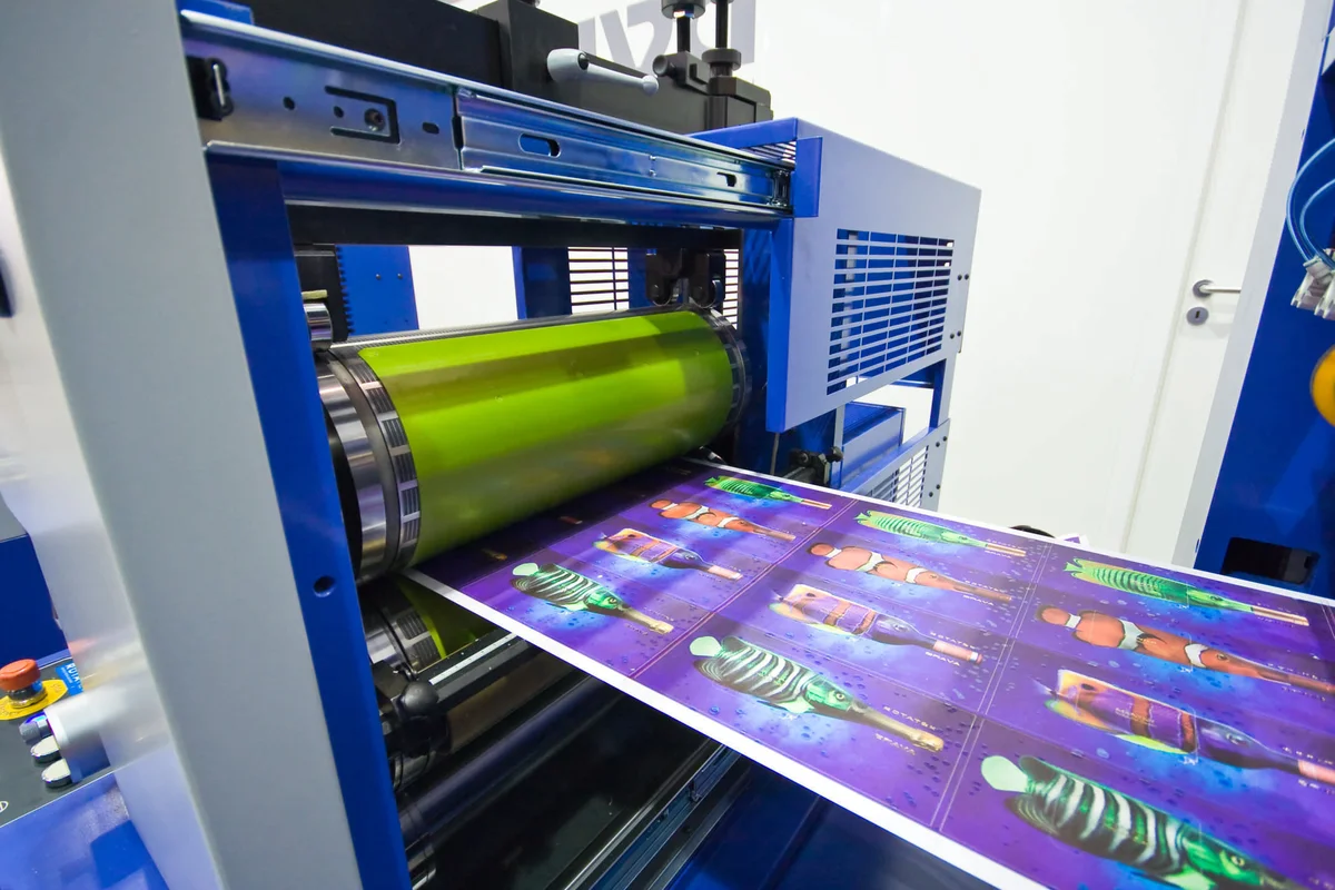 Офсетная печать: технология, преимущества и особенности процесса